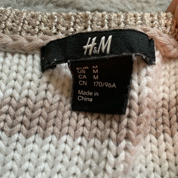 H&M  medium white and tan stripe sweater - Picture 2 of 5